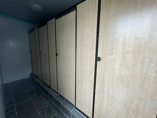 Standarddicke vorgefertigte Camping-Duschtoiletten für modernen Stil und einfache Installation