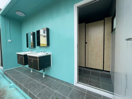 s Innovative Stahlcontainer öffentliche Toilette mit Kniebein-Sitzmöglichkeiten und lokaler Standard-Elektrizität für umweltfreundliche