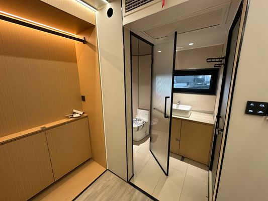 Stahlwand im modernen Stil Luxus-Weltraumkapsel-Hotel Gewerbliches Weltraumhaus mit kundenspezifischer Aluminiumplattenwand