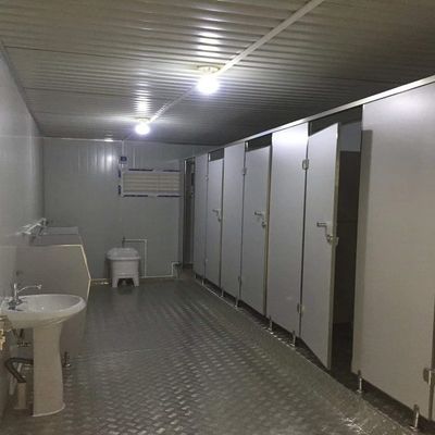 20FT/40FT angepasstes Dubai-Container-Material vollständig zusammengebaut Portable mobile Toilette und modernes Design für den Außenbereich