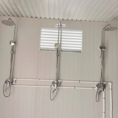 20FT/40FT angepasstes Dubai-Container-Material vollständig zusammengebaut Portable mobile Toilette und modernes Design für den Außenbereich
