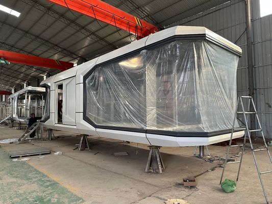 30-40 Jahre Lebenserwartung Vorgefertigtes Weltraumkapselhaus mit individueller Aluminiumplattenwand und 2 Schlafzimmern