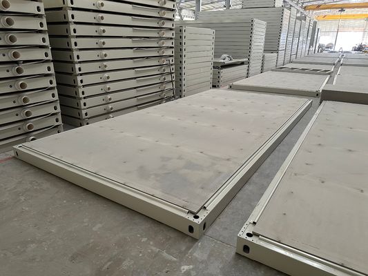 Container Versand kundenspezifische Farbe Kleines modernes Prefab Haus 20ft 40 ft Modulares Prefabriziertes Containerhaus mit Dach