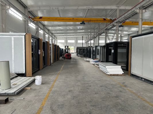 Erweiterbares Containerhaus, vorgefertigtes Stahl-Sandwich-Panel 20ft 40ft mit Aluminiumfenster