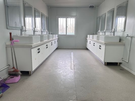 Schnelle Installation Galvanisierte Stahlkonstruktion 20 40ft vorgefertigte Sandwich-Panel Flat Pack Container Haus für Büro-Wohnung