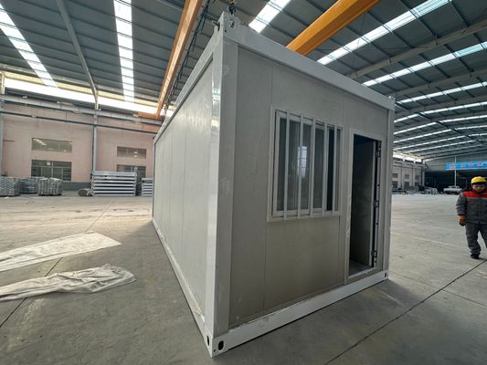 Modernes Design 20ft Klapphäuser Vorgefertigte modulare Containerhäuser mit 15-30 Jahren Lebensdauer