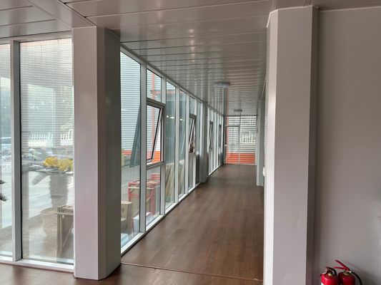 Geschwindig installiertes Flat Pack Haus mit modernem Design 600X600X300 cm Einzelpaketgröße