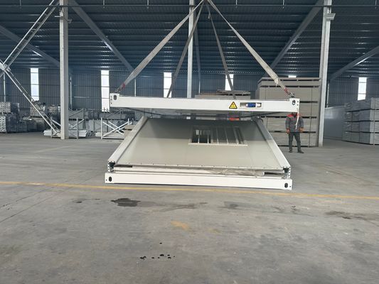 Sandwich-Panel Optional Einfach zu installieren Vorgefertigter Stahlrahmen Wohnmobilität Vorgefertigtes Zuhause Hotel Camping Ausklappbares Klappcontainerhaus