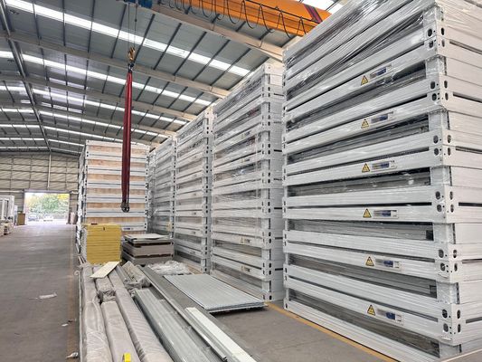 Sicherheitstür Vorgefertigtes Schlafzimmer Flat Pack Containerhaus mit skandinavischem Design und Stahlmodulhaus