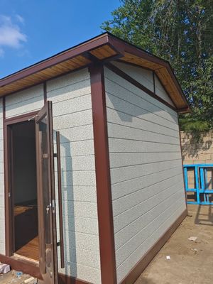 20FT/40FT Vorgefertigtes Haus Kuppelhaus Vorgefertigtes Stahlschutztor und kohlenstoffarme Tür mit individuellem Design