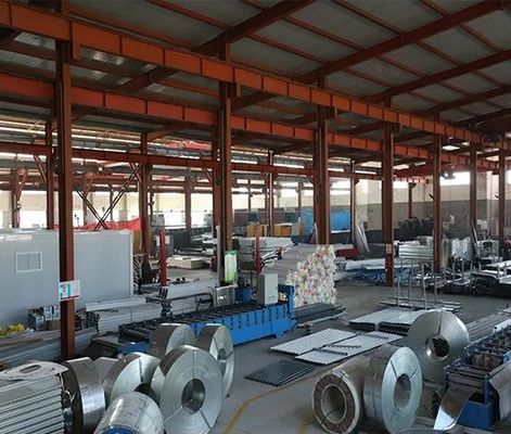 Leichtes Stahlkonstruktionsrahmen Energieeinsparendes Fertighaus für Korea Dreieckdach und grünes Wohnen