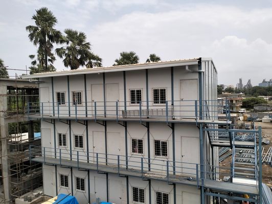 Aluminiumfenster und Holzfußboden 2 Stockwerke Glas-Vorgefertigtes Haus für kleine Familien