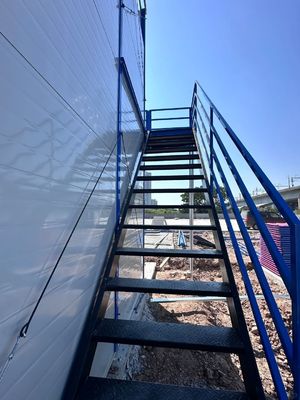 20FT/40FT individuell angefertigtes vorgefertigtes Stahlrahmenhaus Modularhaus für Werkstatt Lagerhaus Baubüro
