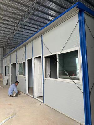Direkt vorgefertigtes Hobbithaus mit Stahltür und quadratischem Design