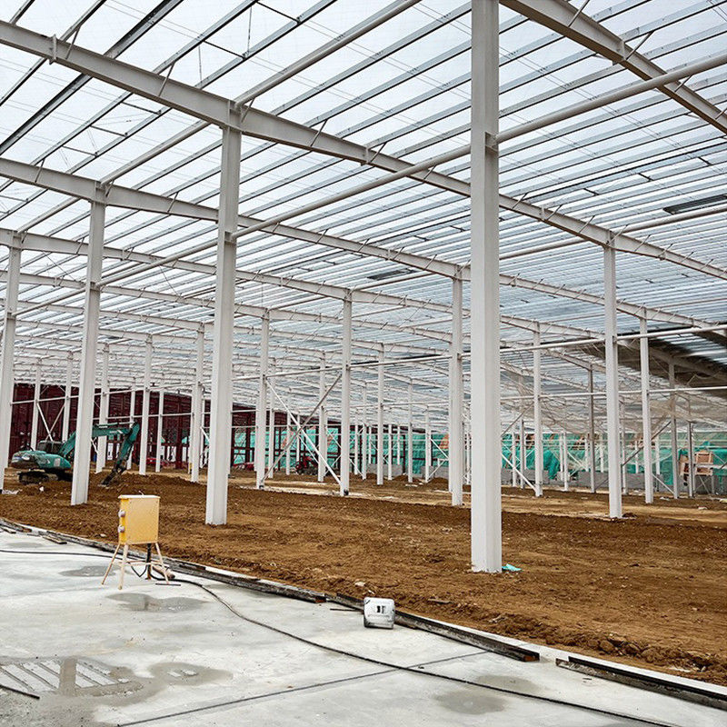 Einfache Installation Vorgefertigtes Gebäude Stahlkonstruktion Metalllager bei mit Hot Dip Galvanized und Aluminiumlegierung Fenster